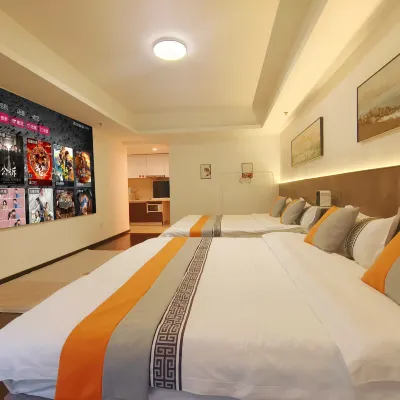 Westin Audio-Visual Homestay (Youth Street Subway Station & Color TV Tower Night Market Branch) Hotels near Sunbird Plaza