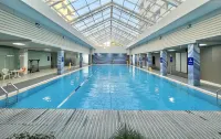 Nanjing Zhongshan Hotel (Jiangsu Conference Center) - С бассейном