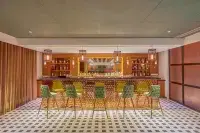 DoubleTree by Hilton Varanasi - 5-Star