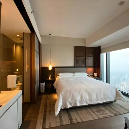 Elegant Residence Movie Homestay (Zhumadian West Station Jianye Triumph Plaza)