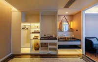 Metropolo Hotel Nanchang Tengwang Pavilion Bayi Square Hotels near Coca-Cola Kingdom Children's Amusement Park
