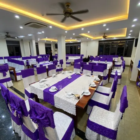 White Crown Hotel
