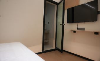 Zhuhai Light Luxury Hotel