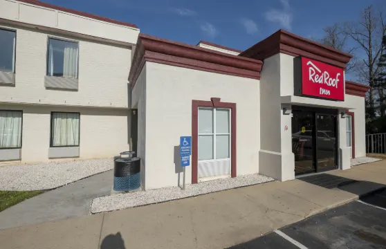 紅屋頂客棧羅利-北克拉布特裏購物中心-聯想中心