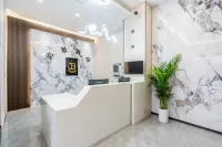Pojing Hotel (Liuzhou Five-Star Commercial Pedestrian Street Jiangbin Park Branch) - balcony