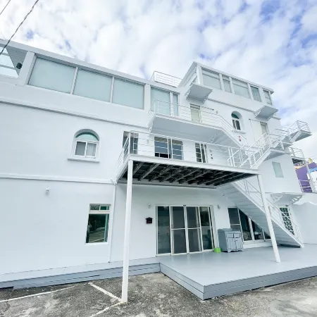 CHU-YU Отели рядом с достопримечательностью «White Lighthouse»