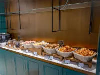 Premier Inn Dubai Barsha Heights Hotels near ITP Publishing group