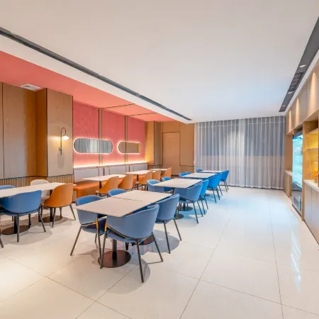 Echarm Hotel (Zhanjiang Xuwen Mulan Avenue Xinduhui Plaza)