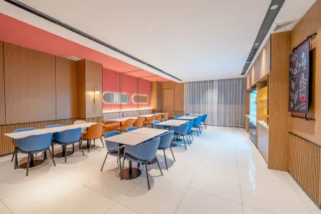 Echarm Hotel (Zhanjiang Xuwen Mulan Avenue Xinduhui Plaza) Отели рядом со станцией Xuwen Railway Station
