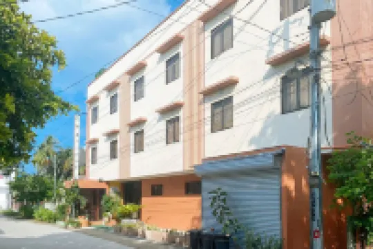 RedDoorz @ La Briana Guest House Santa Fe, Bantayan Cebu 聖菲酒店