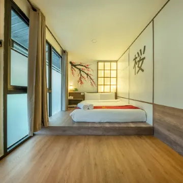 SHIN Hostel Changphuak ChiangMai Отели рядом с достопримечательностью «Ворота Чангпуак»