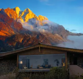 麗江瑞息·雪山樽|日照金山雪山全景MountianTrip度假湯池香氛飯店