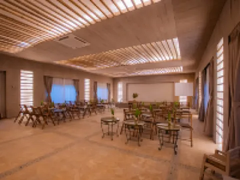 バラヒ ジャングル ロッジ チトワンのホテル