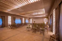 Barahi Jungle Lodge Hotels in Kawasoti