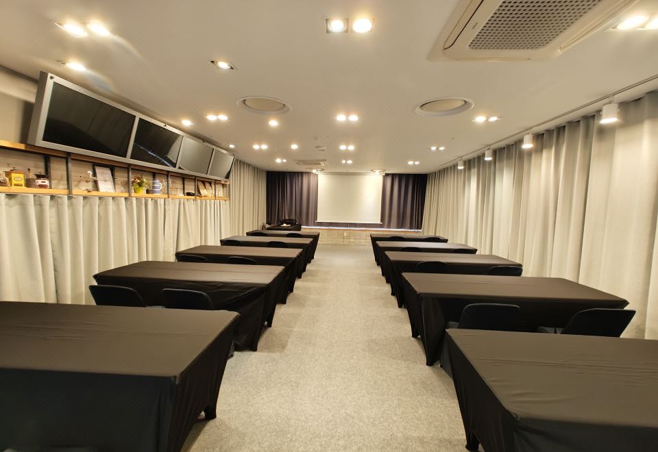 W 스테이 부산 시청점 외관