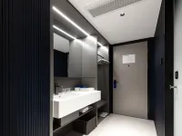 Light House Hotel at Xunlimen Station, Jianghan Road, Wuhan. Hotels near Jianghan Road Pedestrian Street