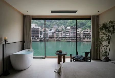 Fanyun Mountain Retreat · Designer Villa (Zhushengqiao, Ancient Town of Zhenyuan) Отели рядом с достопримечательностью «Zhusheng Bridge»