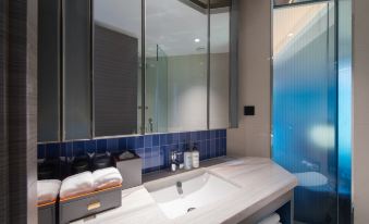 5. Novotel ..