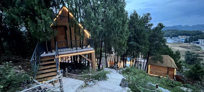 Fenglin Lakeside Chinese Inn (Anlong) Отели в г. Аньлун