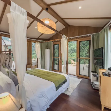 Jiuqu Longxi Valley Homestay