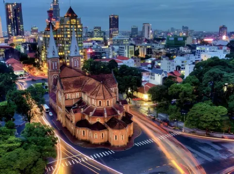 Lunaria Maison - Local Side Отели рядом с достопримечательностью «The Adora Luxury»