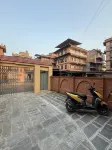 Nagpukhu Guest House - parkir