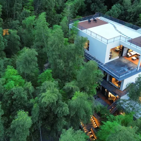 Lushan Junzhu Yalu Homestay (Eastern Forest Big Buddha Shop of Lushan Scenic Area)