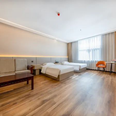 Golmud Fengjin Hotel (Salt Lake Plaza)