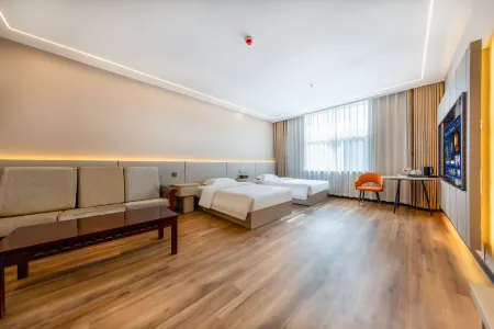 Golmud Fengjin Hotel (Salt Lake Plaza)