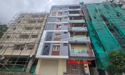 Hotel Saffron Groves
