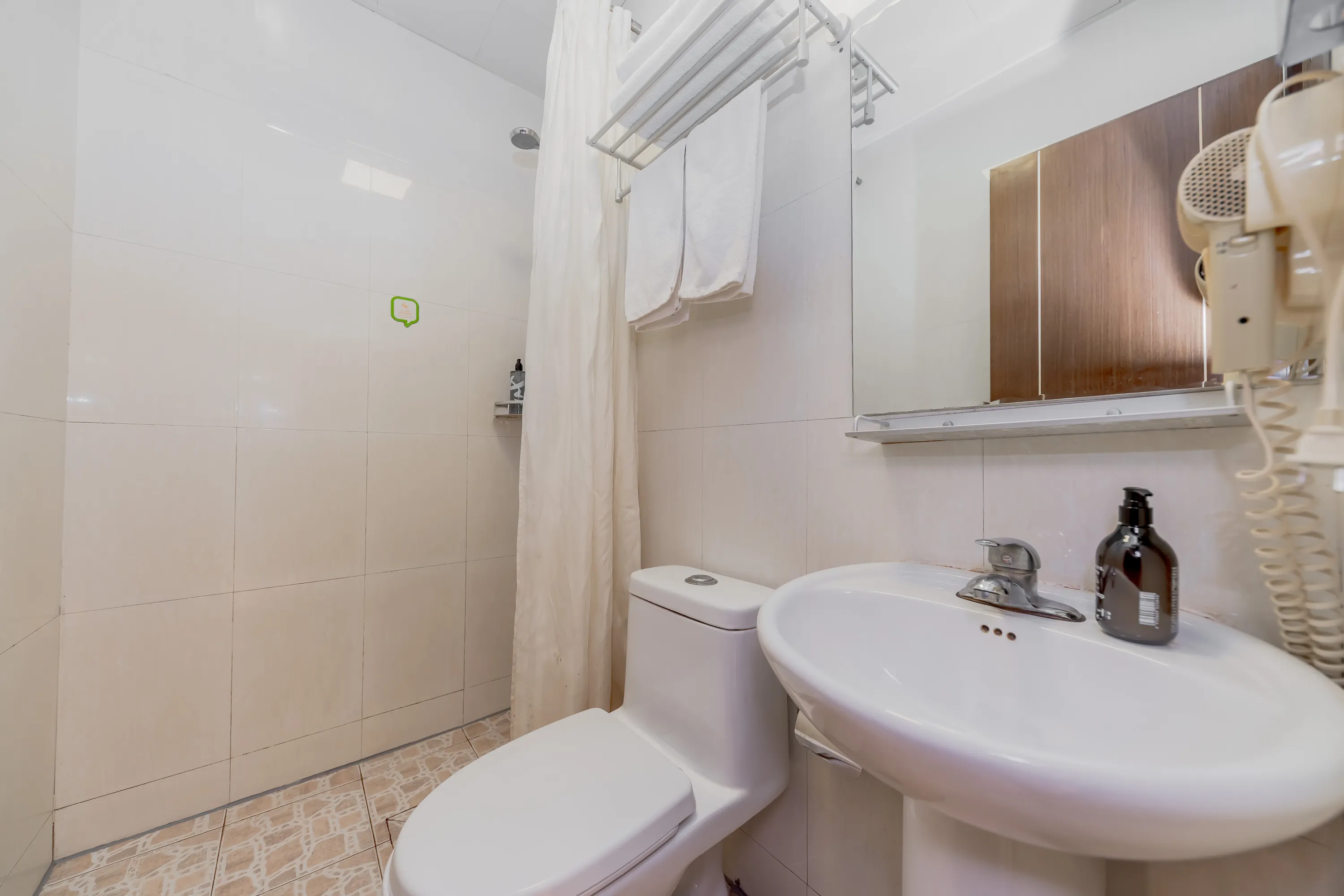 Home Inn Plus Four Seasons Hotel (Hangzhou West Lake Wulinmen Metro Station Branch) Zimmer Photos