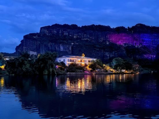Yuran Riverside Designer Art Hotel