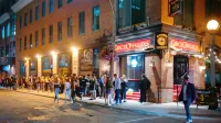 Maple Grove Cottage Inn Toronto Downtown with Free Parking - Baarit