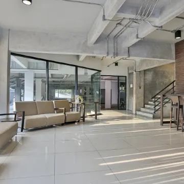 B2 Green Boutique & Budget Hotel Отели рядом с достопримечательностью «Чиангмайский университет»