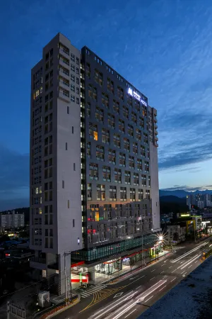 Hotel Around Sokcho Отели рядом с достопримечательностью «Yeongnangho»