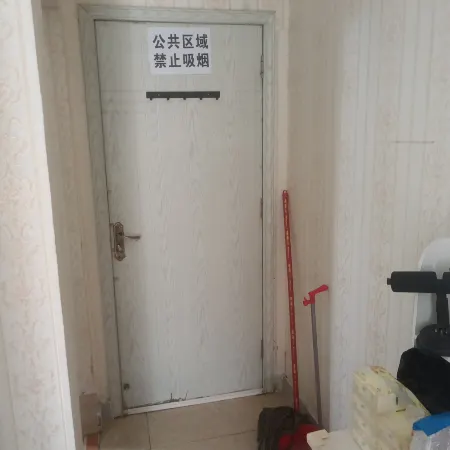 Chunze Hostel (Baohe Yuan Subway Station Exit D)