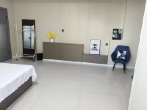 Raohe Youran Homestay - parking