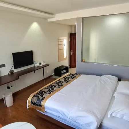 Shidian Red Group Hotel