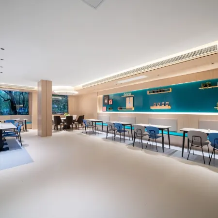 Home Inn (Anji Commercial and Trade Plaza Dipu Middle Road)