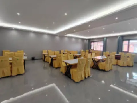 Tianyuan Hotel (Uxin Banner Cultural and Sports Center)