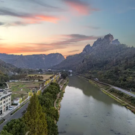 Xiehou Homestay (Chuanyan Shijiufeng Scenic Area)
