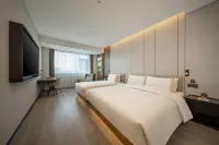 Zhaotong Ancient City Hengbang Square Atour Hotel - parking