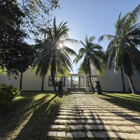 Huaman Hotel (Lingshui Clear Water Bay)