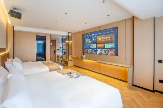 Four Seasons Cloud Hotel