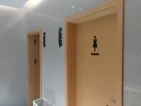 萬塔電競飯店（南充北站店）