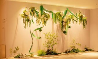 Dalian Manshe Hot Spring Hotel (Donggang Business District Gangwan Square Subway Station)