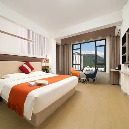 Meilin Hotel (Nandan Bus Terminal Jinfurong Pedestrian Street)