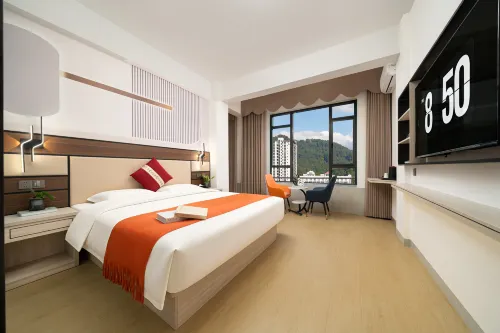 Meilin Hotel (Nandan Bus Terminal Jinfurong Pedestrian Street) - New