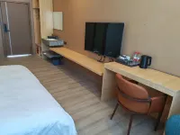 Red House Hotel (Gangrenboqi Scenic Area)