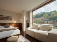 Sishi Four Seasons Homestay (Zhaoxing Dong Village) Hotels in Liping